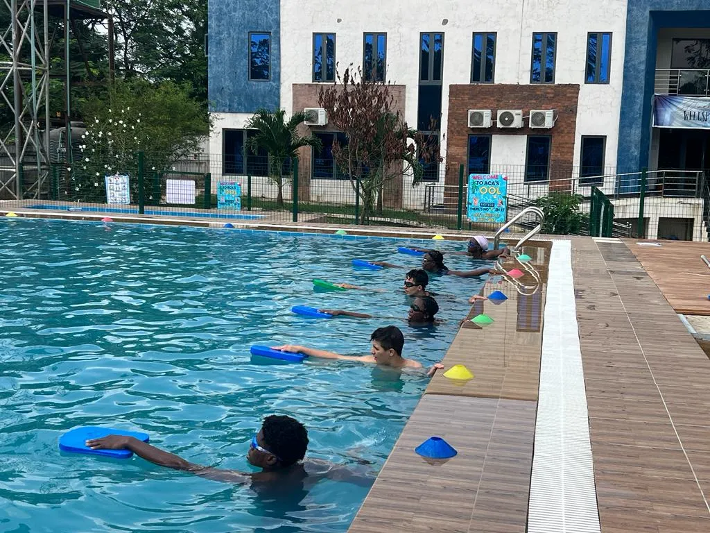 9th-10th Grade Swimming (15)