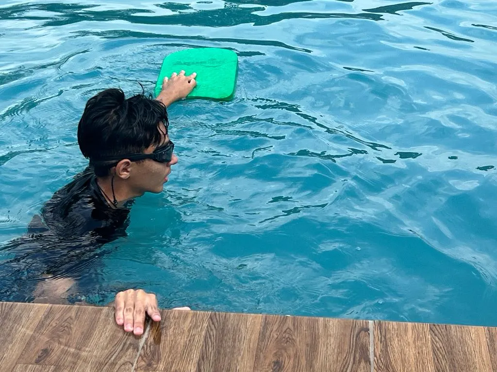 9th-10th Grade Swimming (3)