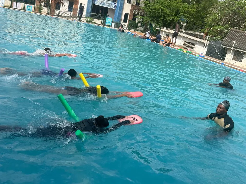 9th-10th Grade Swimming (7)