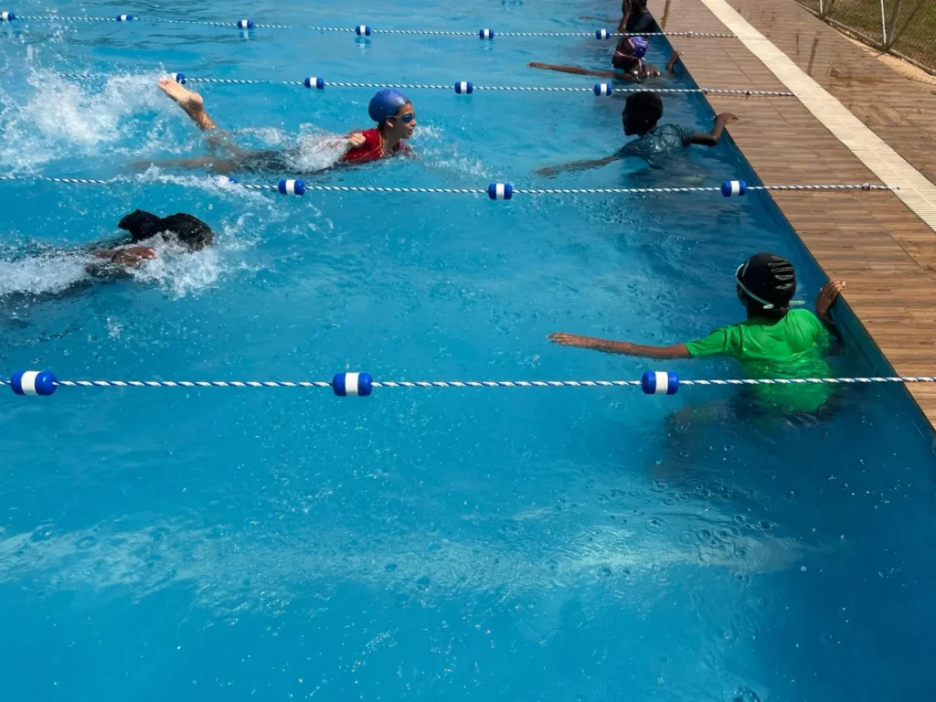 Middle School Swimming (9)